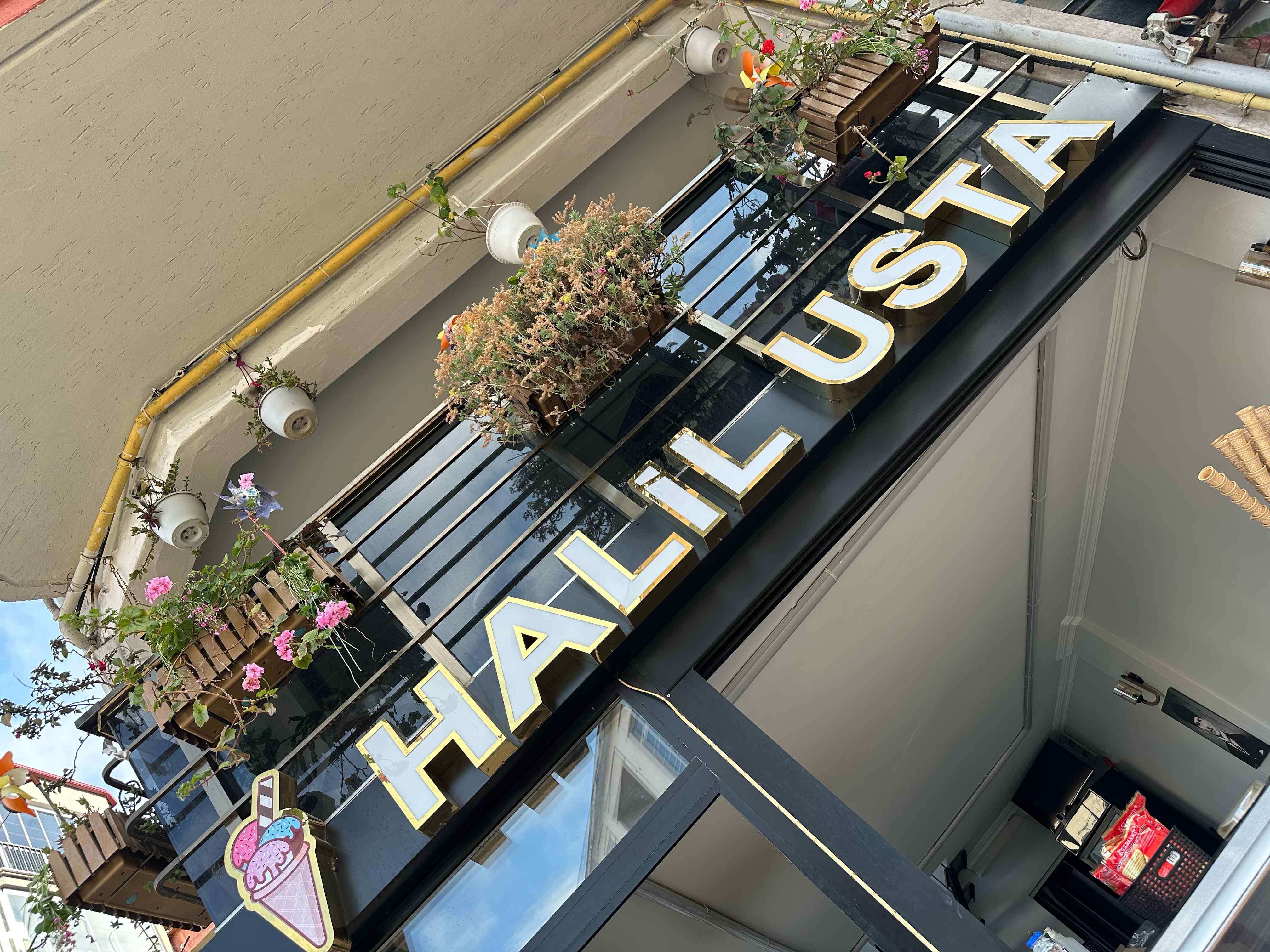 Halil Usta Balkayma Dondurma storefront